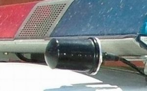 מכשיר הדבורה על ניידת משטרה